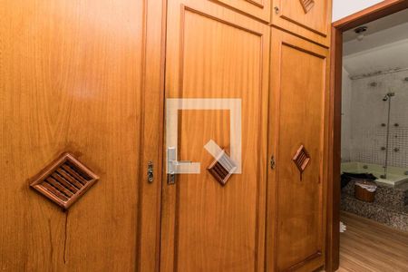 Casa para alugar com 800m², 5 quartos e 4 vagasCloset do quarto