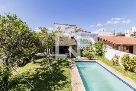 Casa para alugar com 800m², 5 quartos e 4 vagasvista