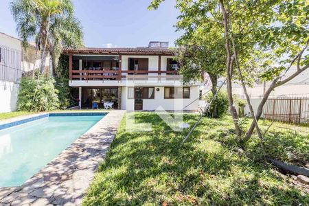 Casa para alugar com 800m², 5 quartos e 4 vagasQuintal