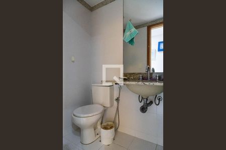 Apartamento para alugar com 90m², 3 quartos e 2 vagas Apartamento para alugar com 90m², 3 quartos e 2 vagasBanheiro social