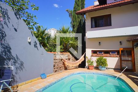 Casa à venda com 390m², 3 quartos e 2 vagasPiscina