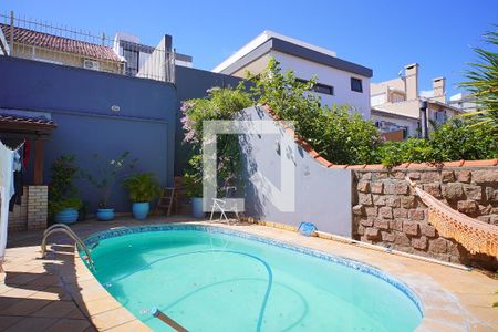 Casa à venda com 390m², 3 quartos e 2 vagasPiscina