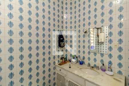 Casa à venda com 240m², 5 quartos e 3 vagas Casa à venda com 240m², 5 quartos e 3 vagasBanheiro 1