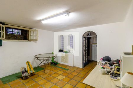 Casa à venda com 240m², 5 quartos e 3 vagas Casa à venda com 240m², 5 quartos e 3 vagasQuarto 4