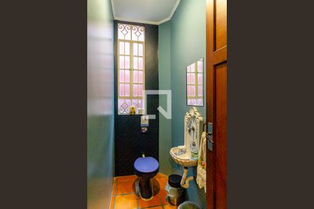 Casa à venda com 240m², 5 quartos e 3 vagas Casa à venda com 240m², 5 quartos e 3 vagasLavabo