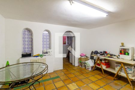 Casa à venda com 240m², 5 quartos e 3 vagas Casa à venda com 240m², 5 quartos e 3 vagasQuarto 4