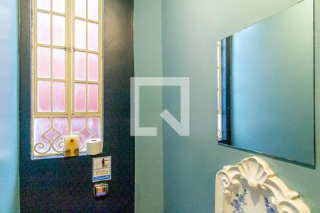 Casa à venda com 240m², 5 quartos e 3 vagas Casa à venda com 240m², 5 quartos e 3 vagasLavabo