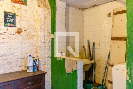 Casa à venda com 240m², 5 quartos e 3 vagas Casa à venda com 240m², 5 quartos e 3 vagasLavanderia