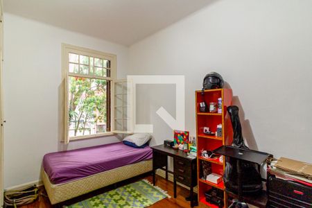 Casa à venda com 240m², 5 quartos e 3 vagas Casa à venda com 240m², 5 quartos e 3 vagasQuarto 2