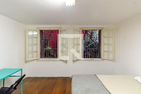 Casa à venda com 240m², 5 quartos e 3 vagas Casa à venda com 240m², 5 quartos e 3 vagasQuarto 5