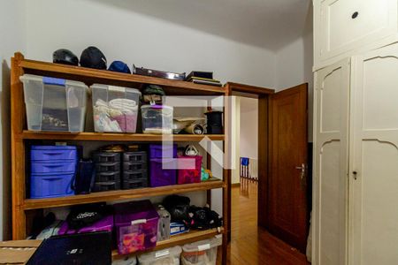 Casa à venda com 240m², 5 quartos e 3 vagas Casa à venda com 240m², 5 quartos e 3 vagasQuarto 2