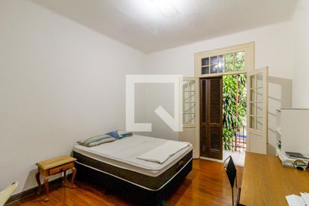 Casa à venda com 240m², 5 quartos e 3 vagas Casa à venda com 240m², 5 quartos e 3 vagasQuarto 3