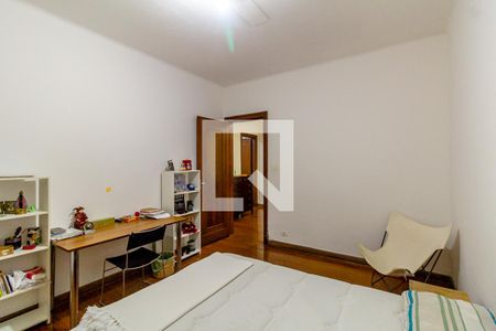 Casa à venda com 240m², 5 quartos e 3 vagas Casa à venda com 240m², 5 quartos e 3 vagasQuarto 3