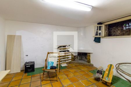 Casa à venda com 240m², 5 quartos e 3 vagas Casa à venda com 240m², 5 quartos e 3 vagasQuarto 4