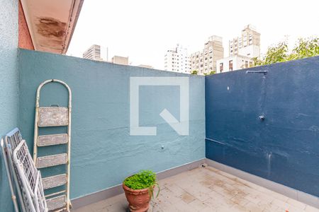 Casa à venda com 240m², 5 quartos e 3 vagas Casa à venda com 240m², 5 quartos e 3 vagasTerraço superior