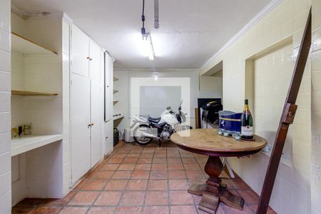 Casa à venda com 240m², 5 quartos e 3 vagas Casa à venda com 240m², 5 quartos e 3 vagasGaragem