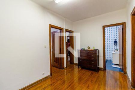 Casa à venda com 240m², 5 quartos e 3 vagas Casa à venda com 240m², 5 quartos e 3 vagasHall superior