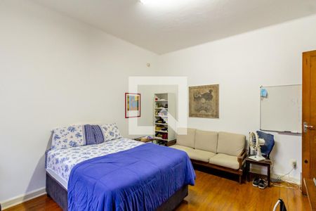 Casa à venda com 240m², 5 quartos e 3 vagas Casa à venda com 240m², 5 quartos e 3 vagasQuarto 1