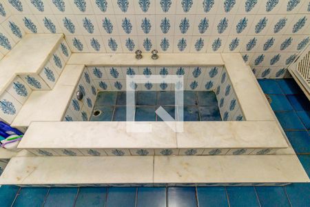 Casa à venda com 240m², 5 quartos e 3 vagas Casa à venda com 240m², 5 quartos e 3 vagasBanheiro 1