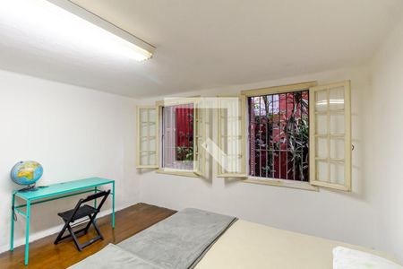 Casa à venda com 240m², 5 quartos e 3 vagas Casa à venda com 240m², 5 quartos e 3 vagasQuarto 5