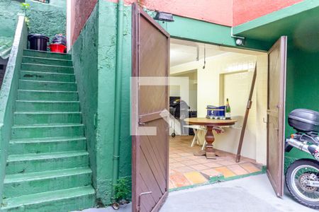 Casa à venda com 240m², 5 quartos e 3 vagas Casa à venda com 240m², 5 quartos e 3 vagasGaragem