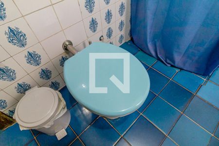 Casa à venda com 240m², 5 quartos e 3 vagas Casa à venda com 240m², 5 quartos e 3 vagasBanheiro 1