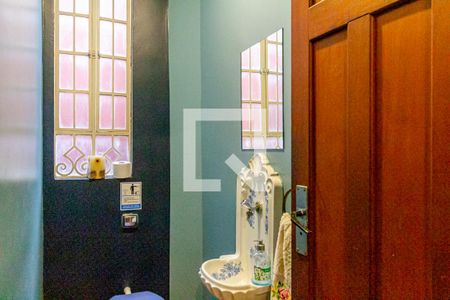 Casa à venda com 240m², 5 quartos e 3 vagas Casa à venda com 240m², 5 quartos e 3 vagasLavabo