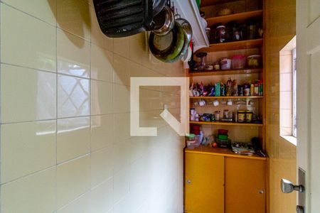 Casa à venda com 240m², 5 quartos e 3 vagas Casa à venda com 240m², 5 quartos e 3 vagasDespensa