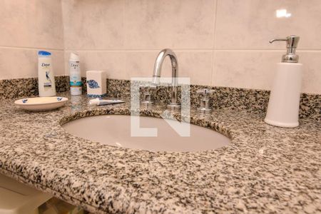 Apartamento para alugar com 276m², 3 quartos e 1 vaga Apartamento para alugar com 276m², 3 quartos e 1 vagaBanheiro da Suíte 2