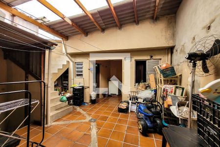 Casa à venda com 240m², 3 quartos e 5 vagas Casa à venda com 240m², 3 quartos e 5 vagasQuintal