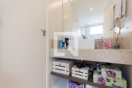 Casa de condomínio à venda com 128m², 3 quartos e 3 vagasBanheiro da Suíte 2 e Suíte 3