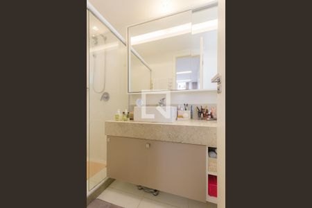 Casa de condomínio à venda com 128m², 3 quartos e 3 vagasBanheiro da Suíte 1