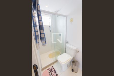 Casa de condomínio à venda com 128m², 3 quartos e 3 vagasBanheiro da Suíte 2 e Suíte 3