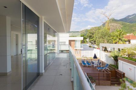 Casa de condomínio à venda com 128m², 3 quartos e 3 vagasSalão de Festas