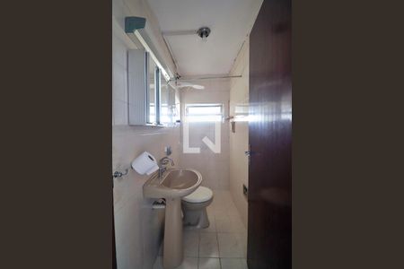 Banheiro de casa à venda com 1 quarto, 70m² em Vila Valparaiso, Santo André