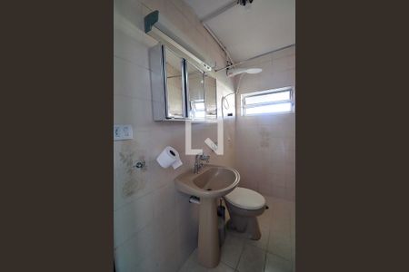 Banheiro de casa à venda com 1 quarto, 70m² em Vila Valparaiso, Santo André