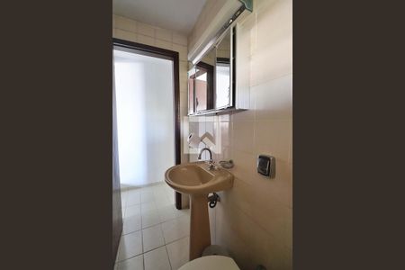 Banheiro de casa à venda com 1 quarto, 70m² em Vila Valparaiso, Santo André