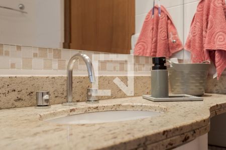 Banheiro Social de apartamento à venda com 3 quartos, 202m² em Vila Ipiranga, Porto Alegre