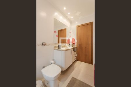 Banheiro Social de apartamento à venda com 3 quartos, 202m² em Vila Ipiranga, Porto Alegre