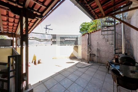 Casa à venda com 240m², 3 quartos e 2 vagasVaranda