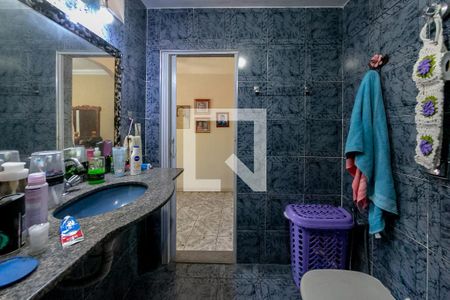 Casa à venda com 240m², 3 quartos e 2 vagasBanheiro da Suíte