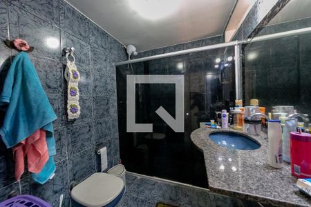 Casa à venda com 240m², 3 quartos e 2 vagasBanheiro da Suíte