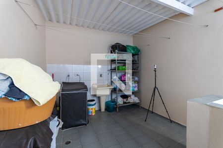Casa à venda com 150m², 3 quartos e 2 vagas Casa à venda com 150m², 3 quartos e 2 vagasÁrea de serviço