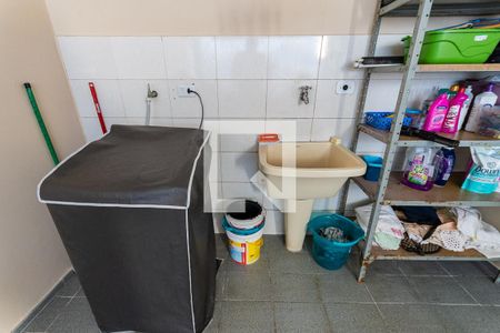 Casa à venda com 150m², 3 quartos e 2 vagas Casa à venda com 150m², 3 quartos e 2 vagasÁrea de serviço