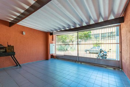 Casa à venda com 150m², 3 quartos e 2 vagas Casa à venda com 150m², 3 quartos e 2 vagasGaragem