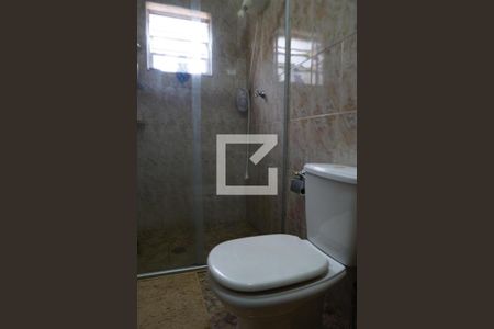 Casa à venda com 444m², 4 quartos e 6 vagasBanheiro Quarto 1 - suíte