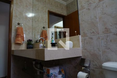 Casa à venda com 444m², 4 quartos e 6 vagasBanheiro Social