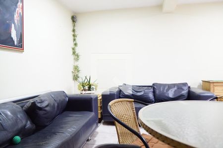 Casa à venda com 444m², 4 quartos e 6 vagasSala para descanso