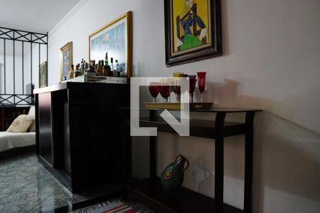 Casa à venda com 444m², 4 quartos e 6 vagasSala