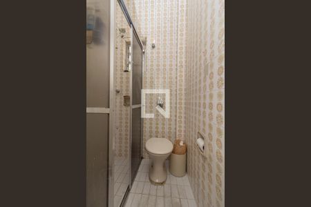 Casa à venda com 260m², 3 quartos e 5 vagasBanheiro Corredor 2